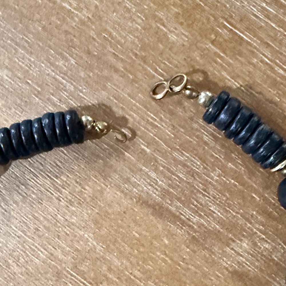 Vintage 1980 Lee Sands Graphic Tiger Face Beaded Necklace in Black, White & Gold - Picture 5 of 5